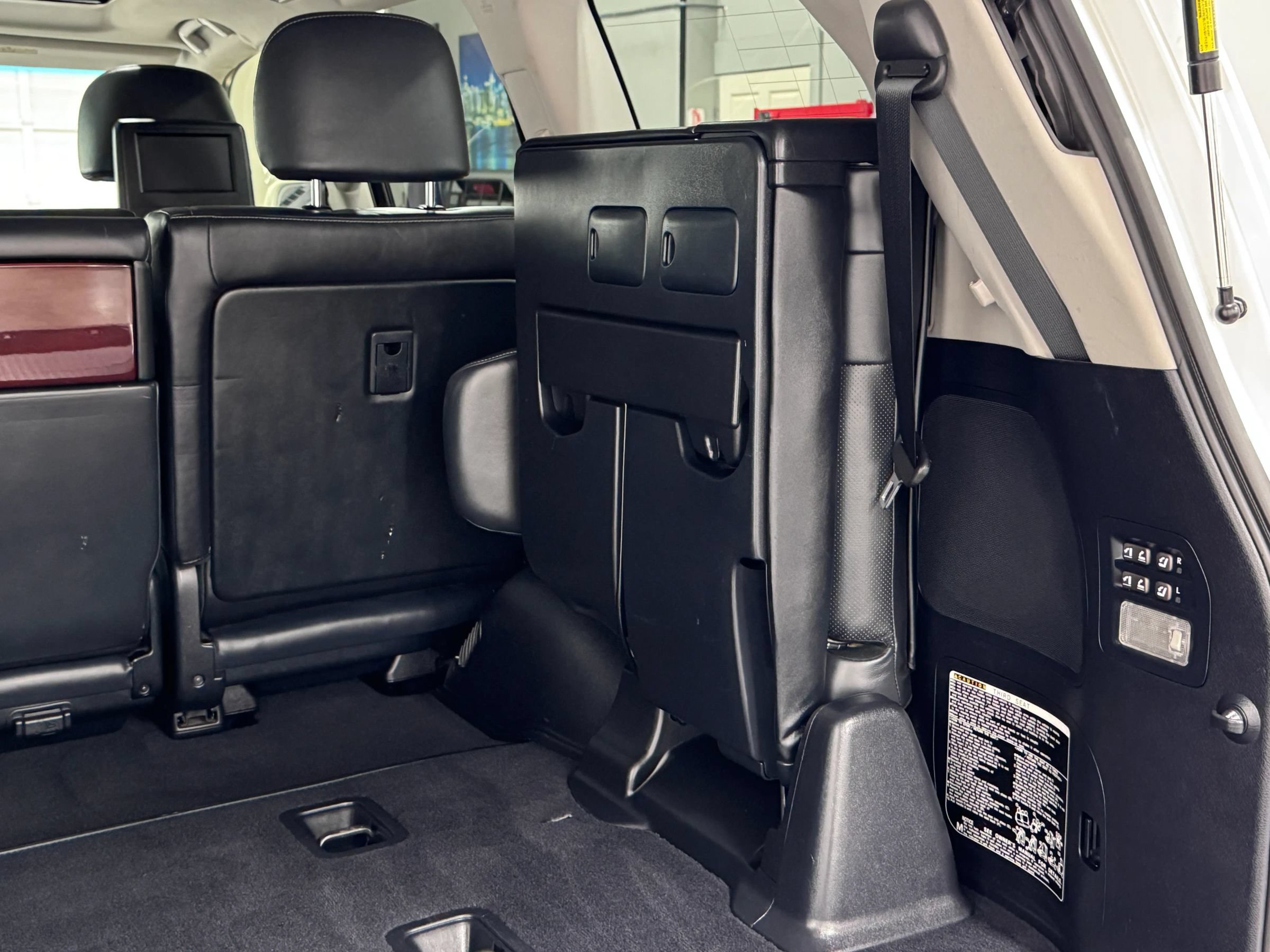 Used 2015 Lexus LX 570 4WD image 9