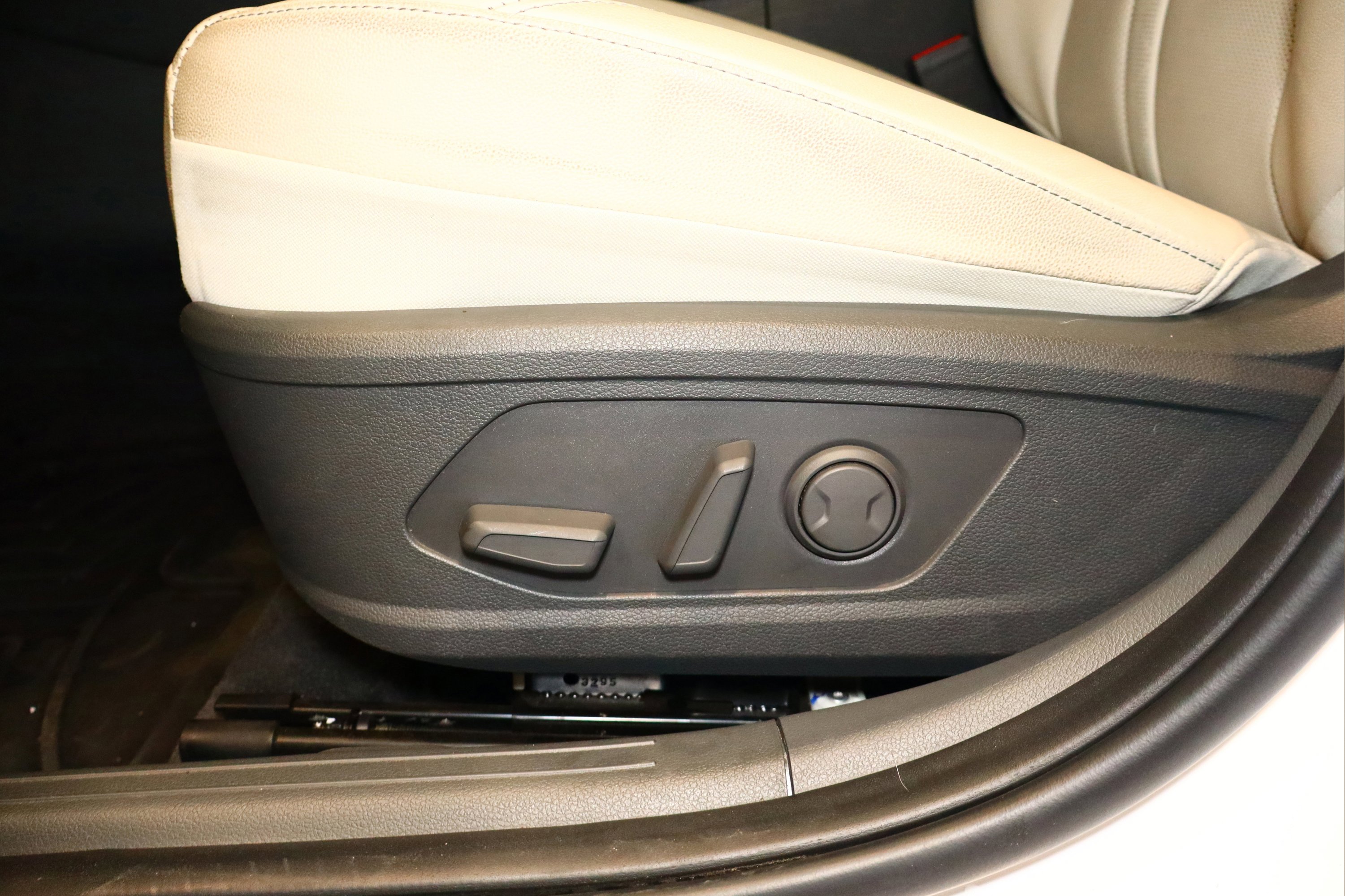 Used 2023 Hyundai Sonata Limited w/ Preferred Accessory Package image 21