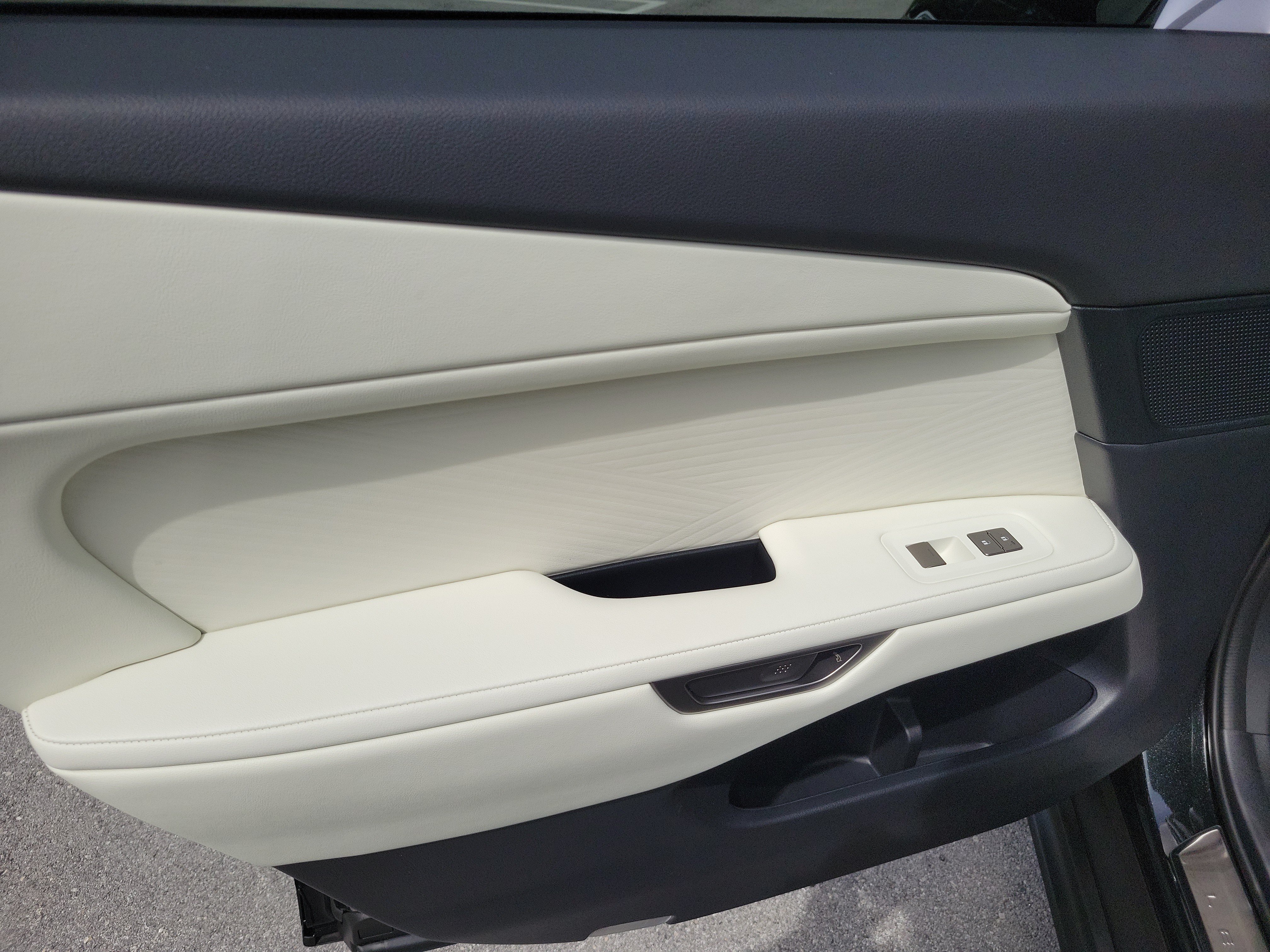 Certified 2026 Lexus ES 350h w/ Convenience Package FWD image 12