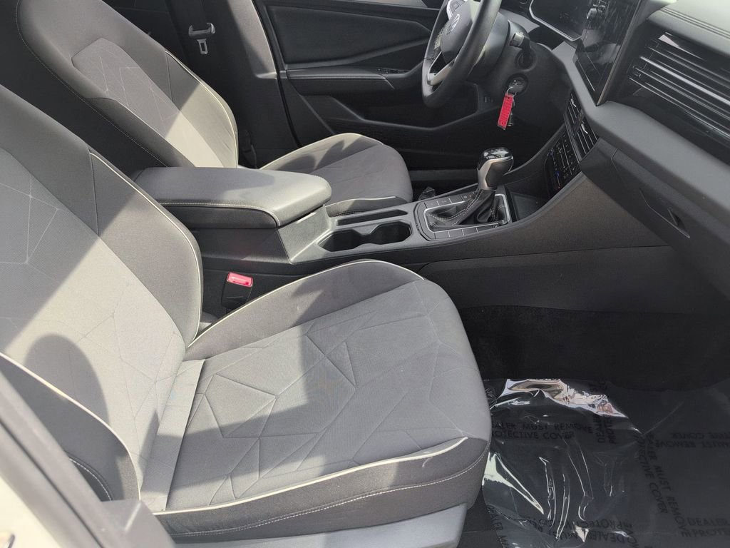 Used 2025 Volkswagen Jetta Sport FWD image 30