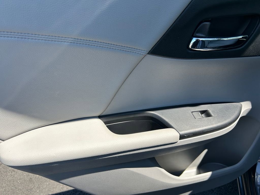 Used 2017 Honda Accord EX image 16