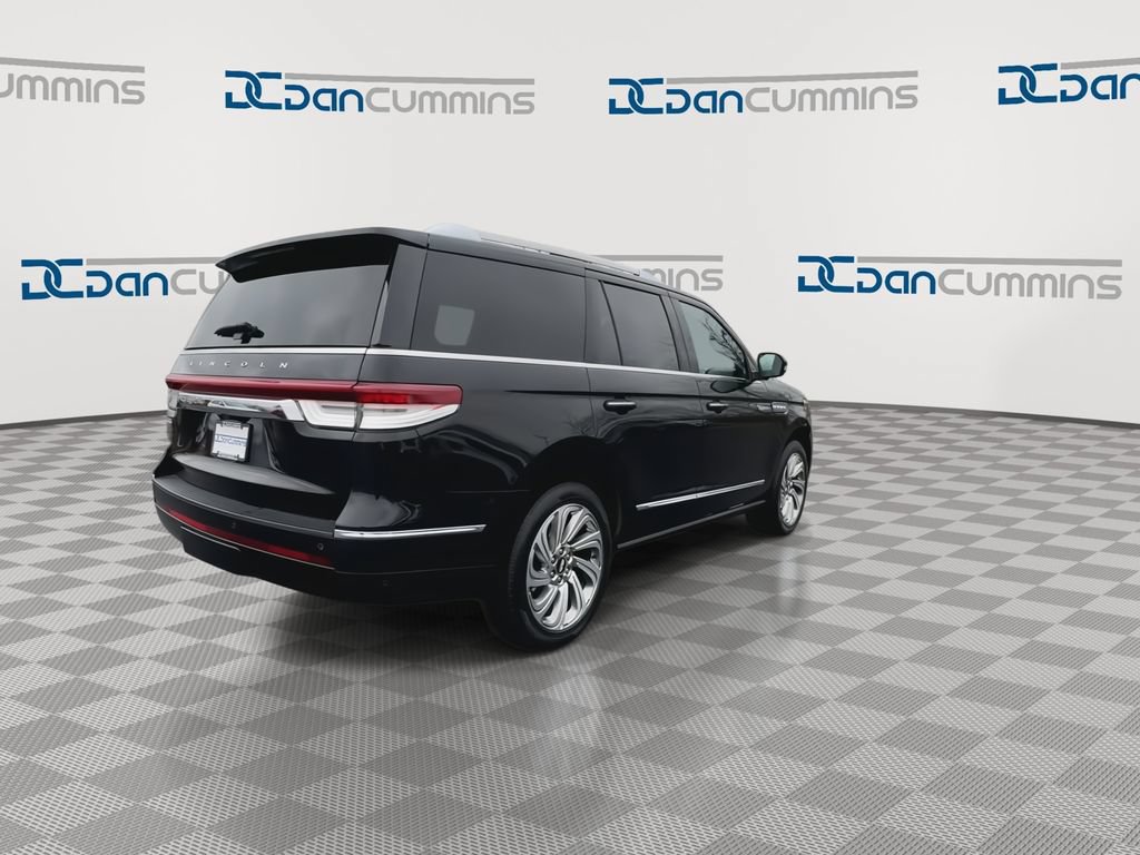 Used 2024 Lincoln Navigator Reserve AWD/4WD image 8