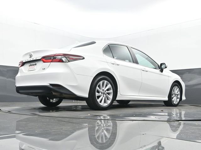 Used 2021 Toyota Camry LE image 27