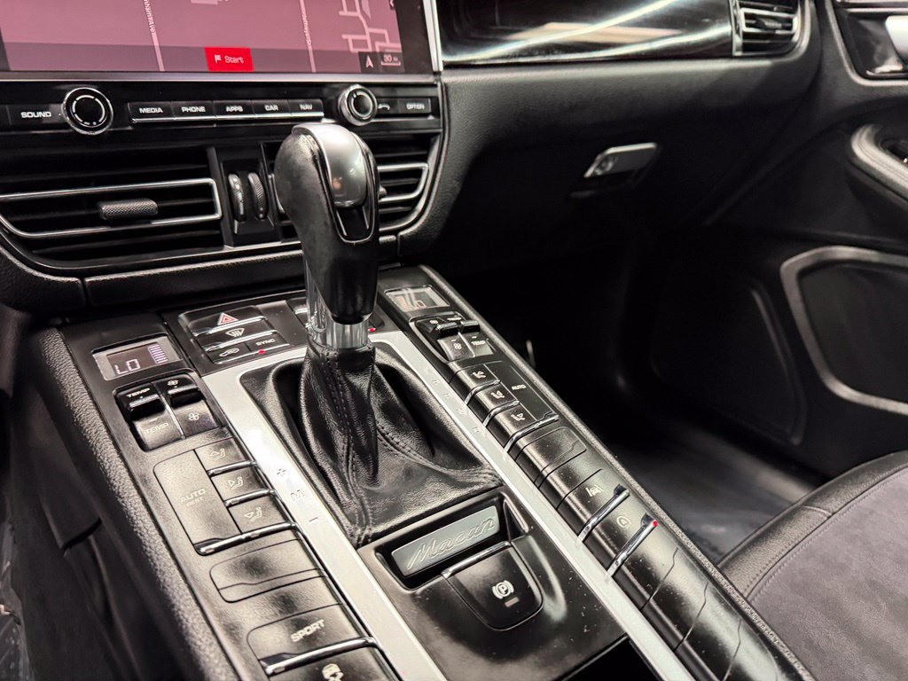 Used 2021 Porsche Macan AWD/4WD image 26