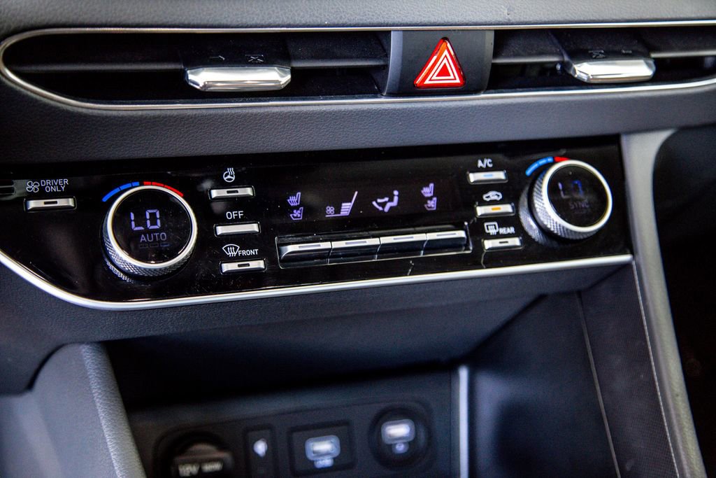 Used 2022 Hyundai Sonata Limited FWD image 17