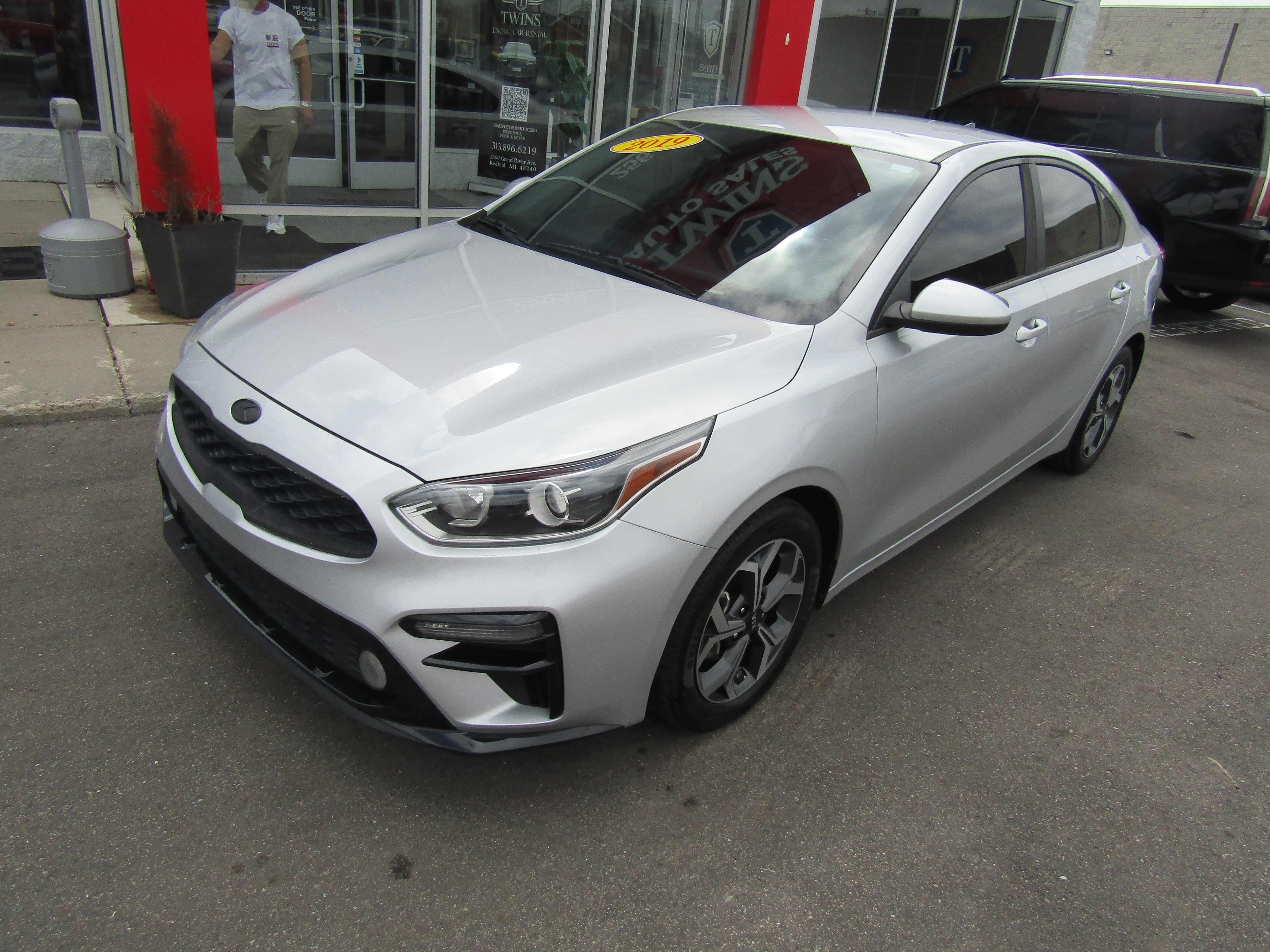 Used 2019 Kia Forte LXS image 2