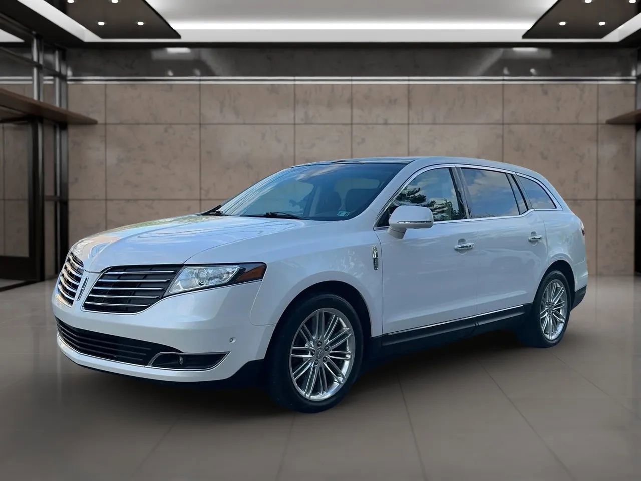 Used 2018 Lincoln MKT AWD w/ Technology Package