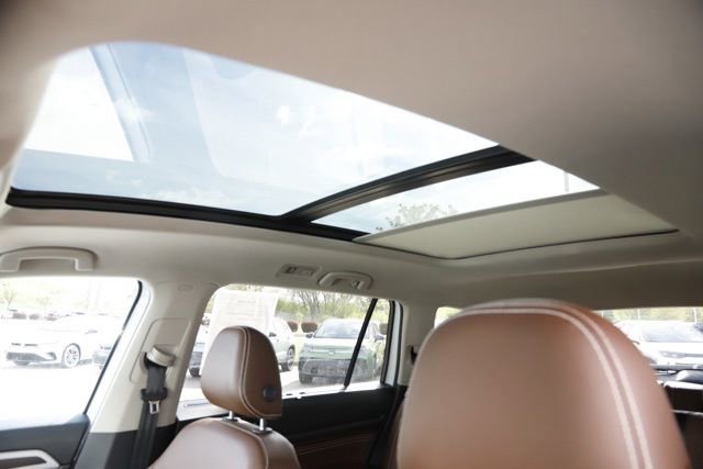 Used 2023 Volkswagen Atlas SE w/ Panoramic Sunroof Package AWD/4WD image 17