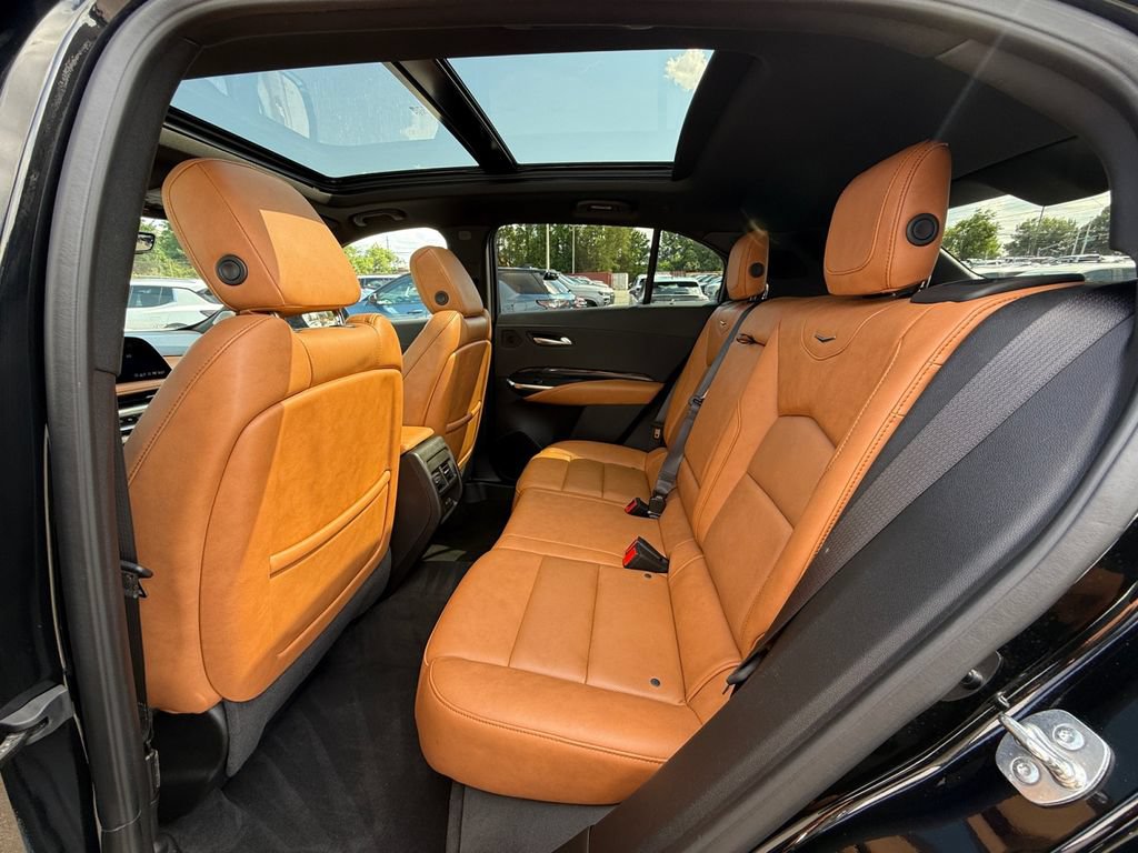 Used 2024 Cadillac XT4 Sport AWD/4WD image 29