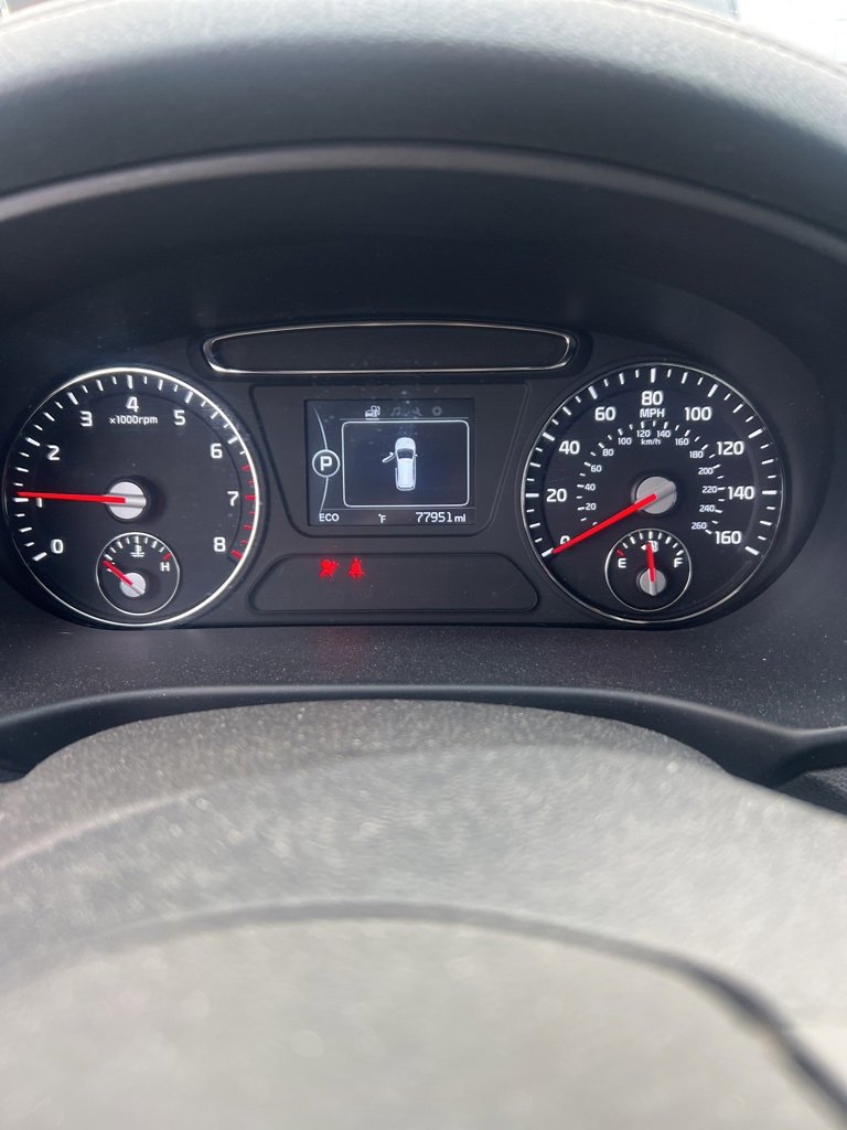 Certified 2016 Kia Sorento LX w/ LX Convenience Package image 4