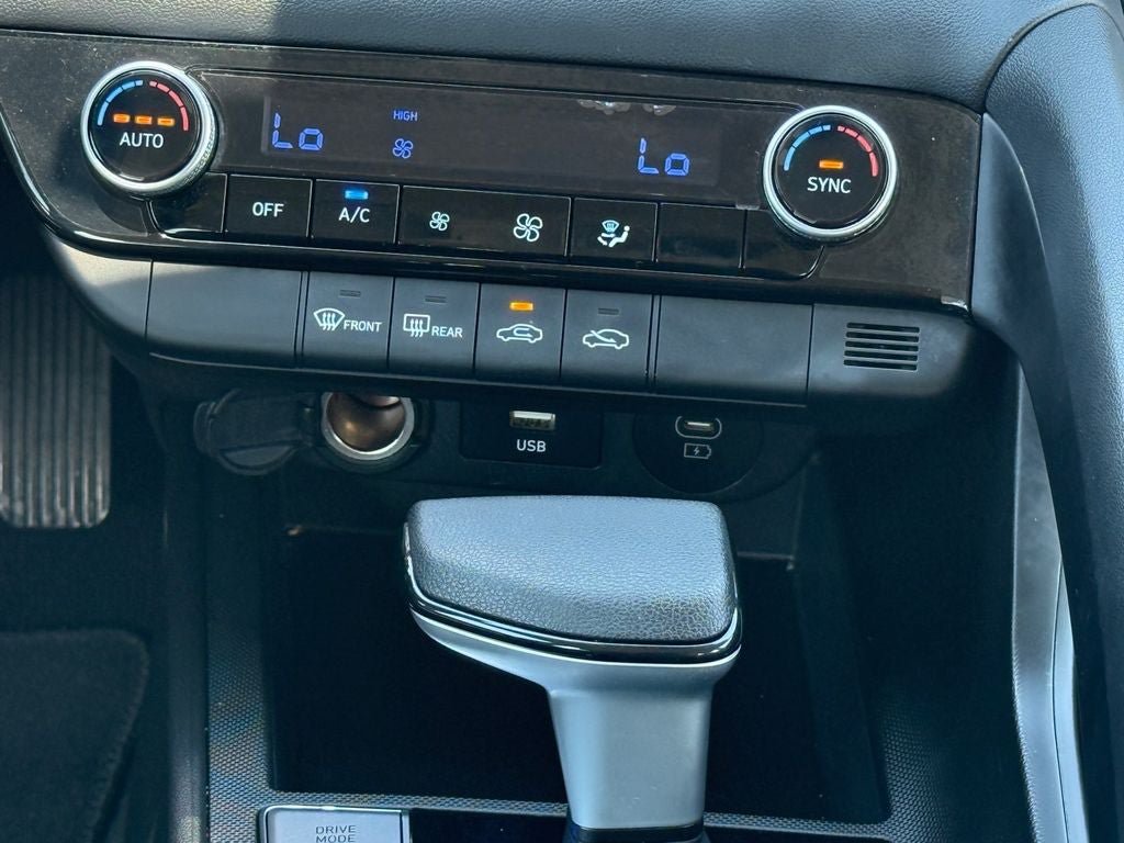Used 2024 Hyundai Elantra SEL FWD image 26