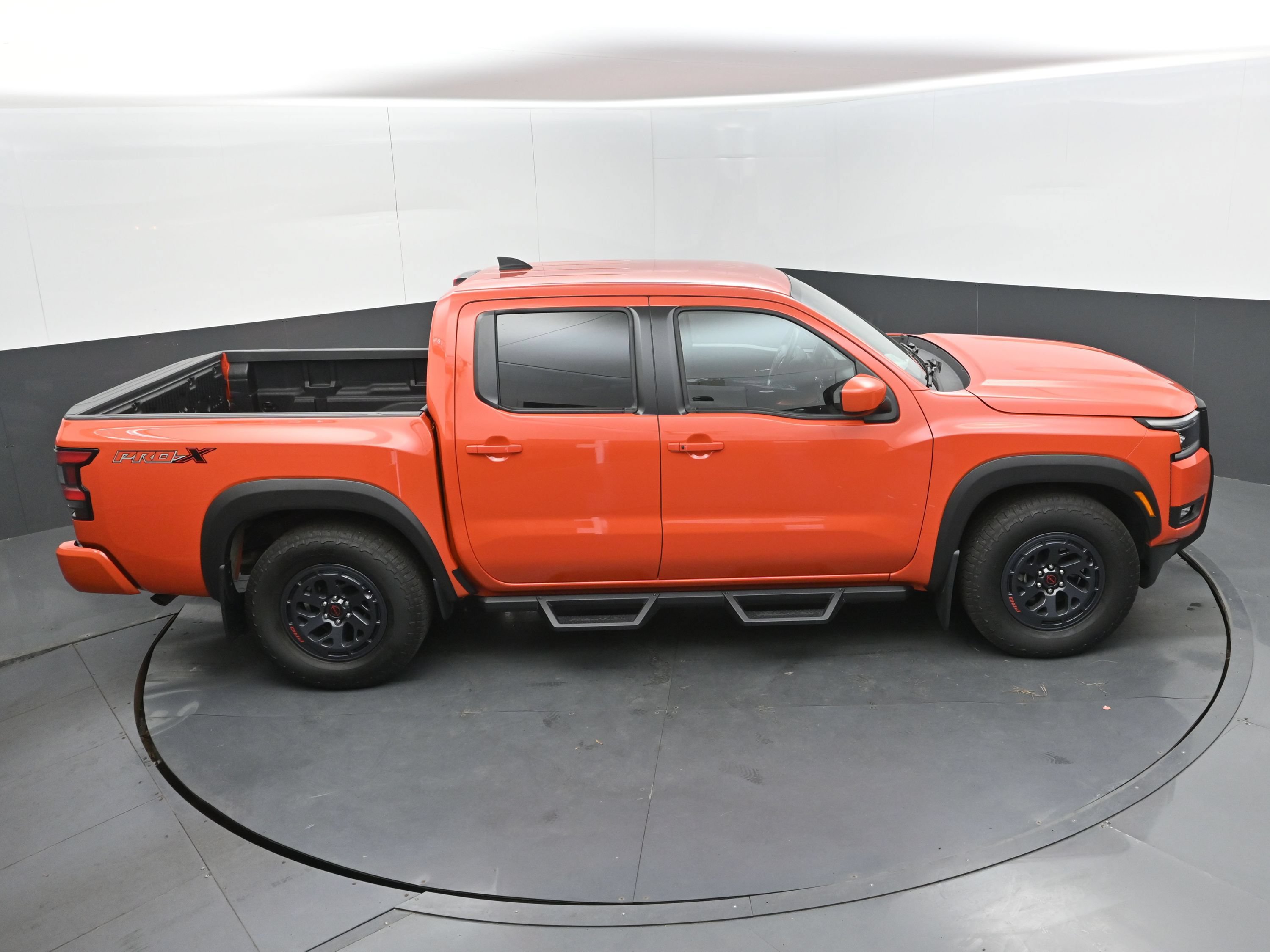 Used 2025 Nissan Frontier Pro-X RWD image 37