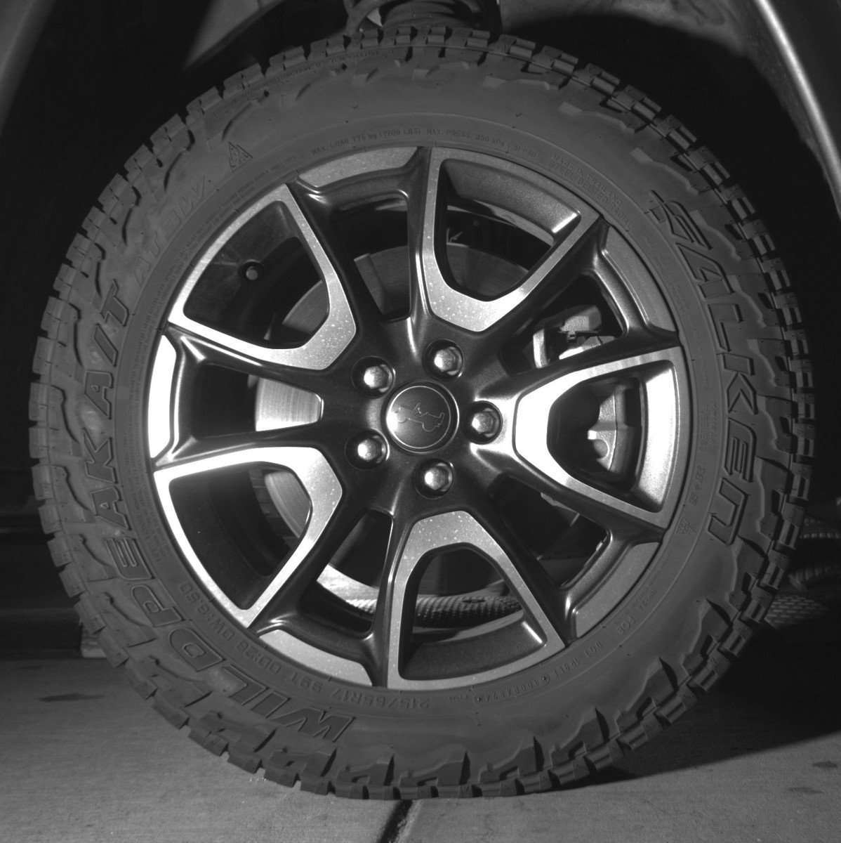 Used 2025 Jeep Compass Trailhawk image 13