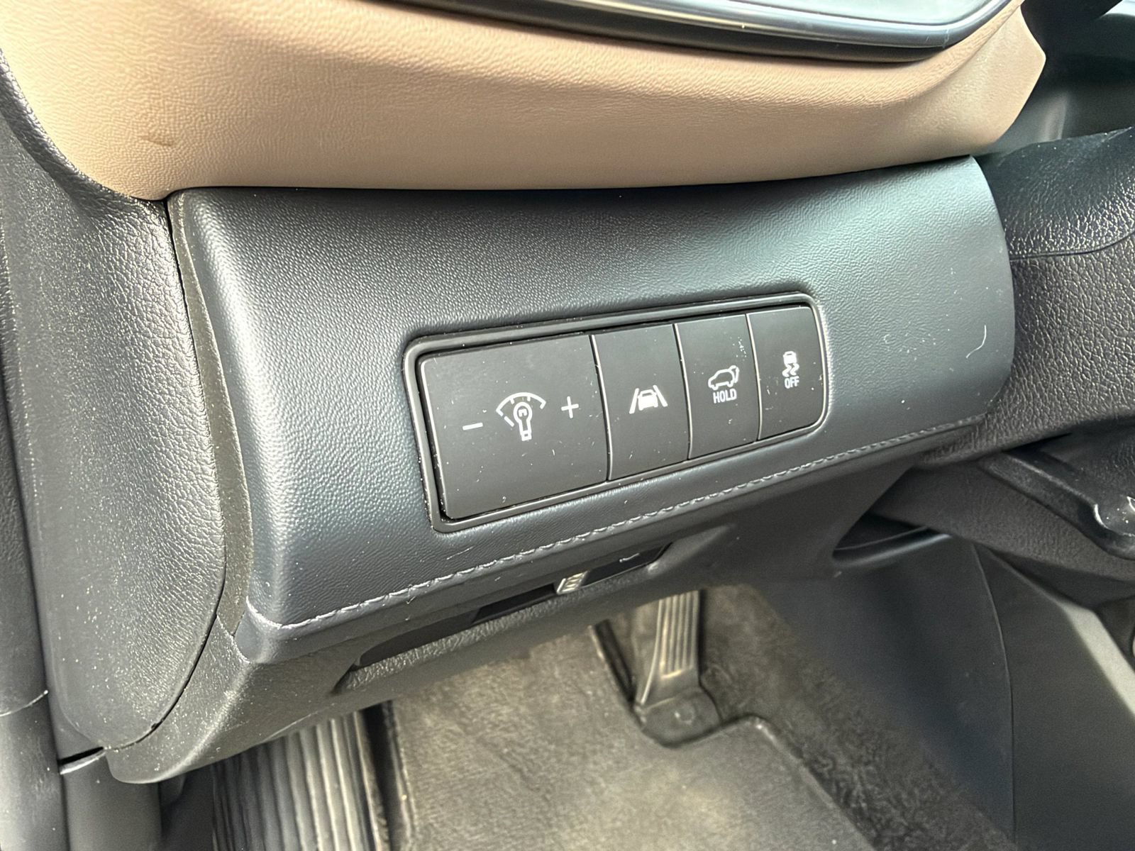 Used 2022 Hyundai Santa Fe SEL w/ Convenience + Premium Package FWD image 22