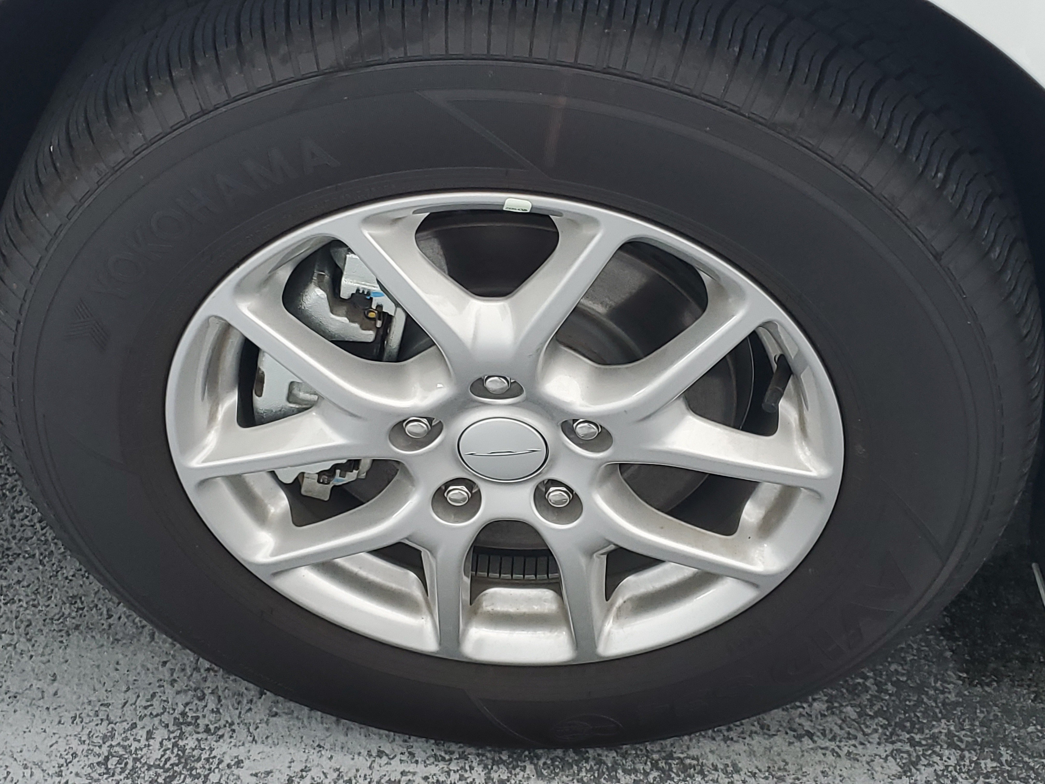 New 2027 Chrysler Pacifica Select FWD image 6