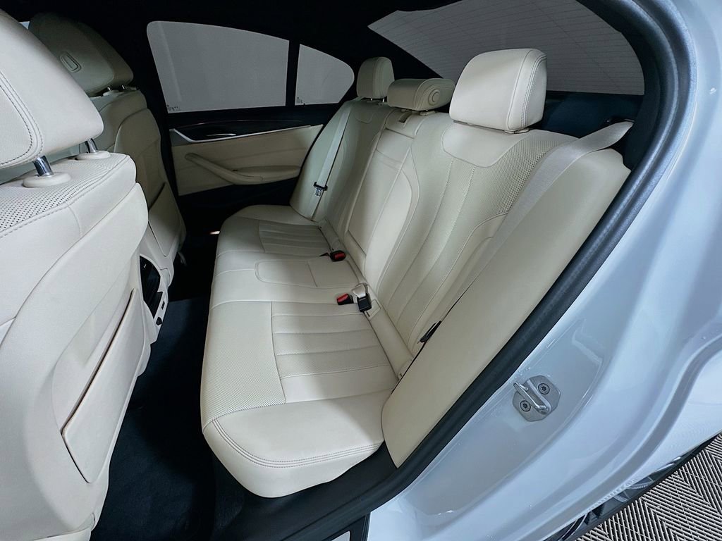 Certified 2023 BMW 530i w/ Convenience Package image 25