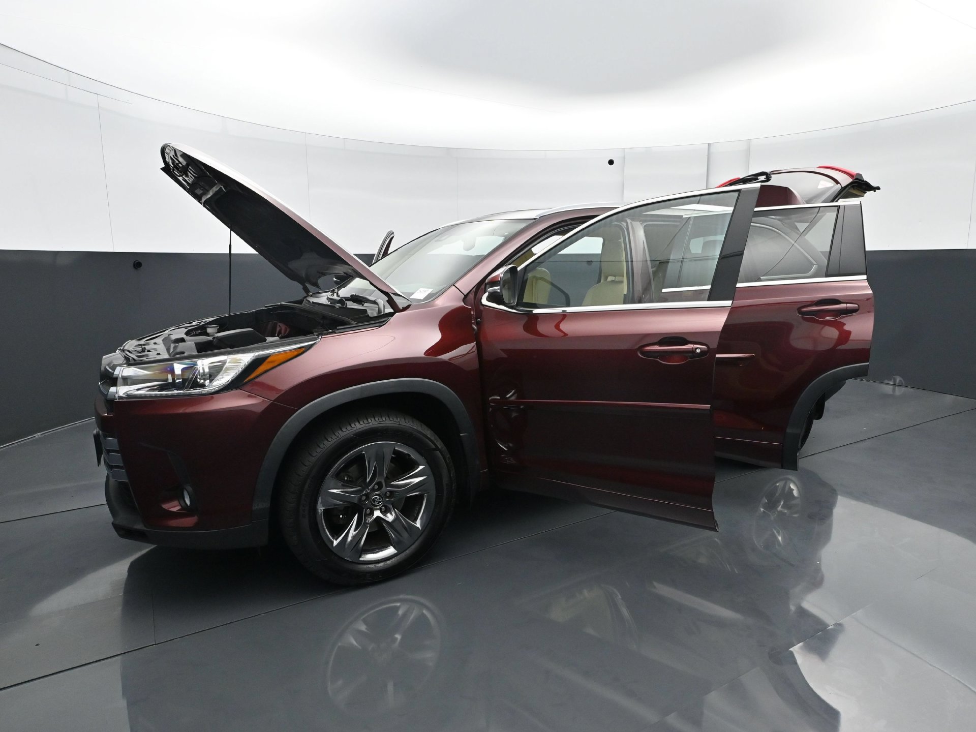 Used 2018 Toyota Highlander Limited Platinum w/ Carpet Mat Package (TMS) AWD/4WD image 27