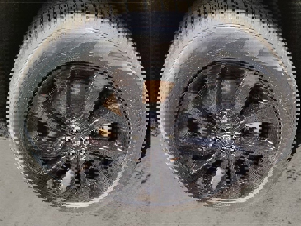 New 2025 Land Rover Discovery Sport Dynamic SE image 11