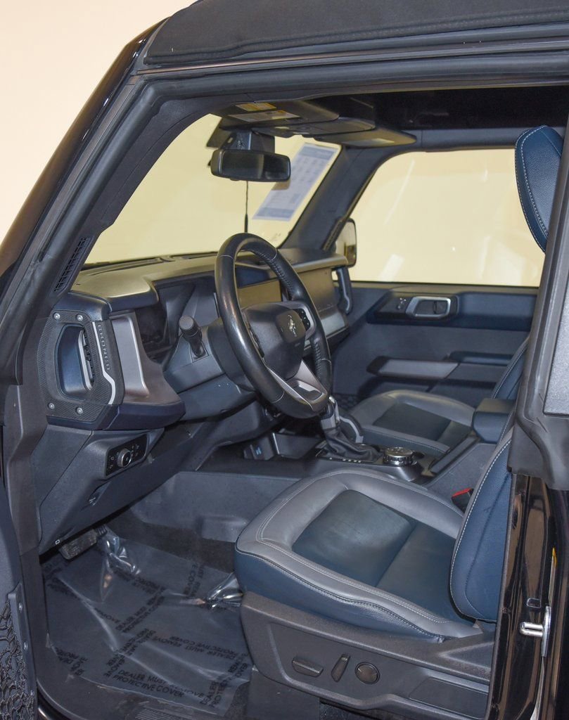 Used 2023 Ford Bronco Outer Banks image 2