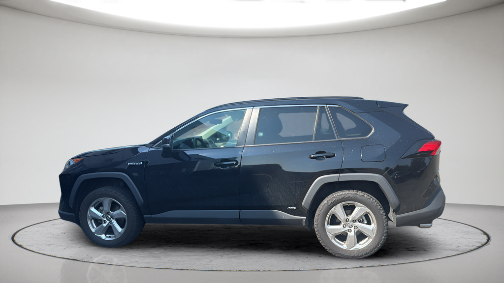 Used 2021 Toyota RAV4 XLE Premium AWD/4WD image 10