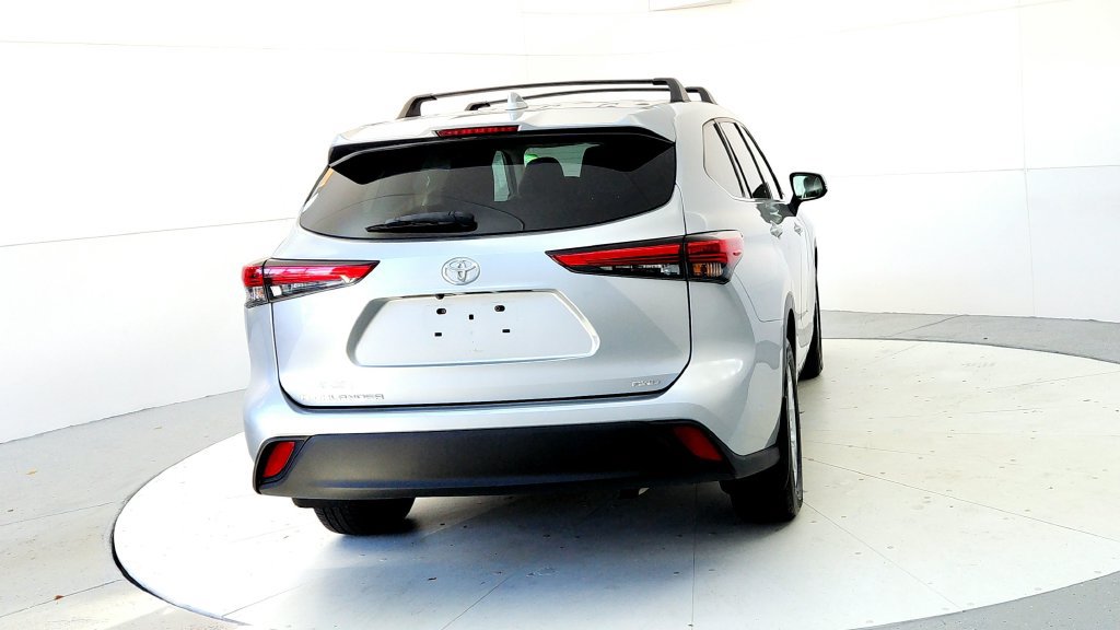Certified 2020 Toyota Highlander L AWD/4WD image 5