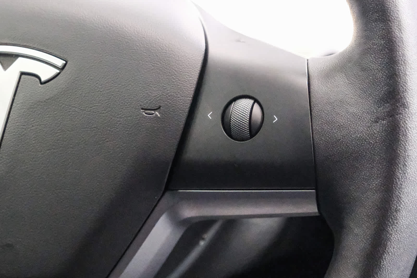 Used 2022 Tesla Model Y Long Range AWD/4WD image 18