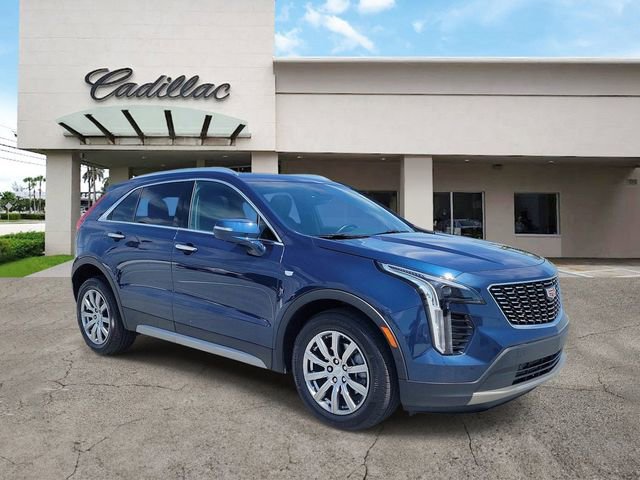 Certified 2022 Cadillac XT4 Premium Luxury w/ Enhanced Visibility Package FWD image 4