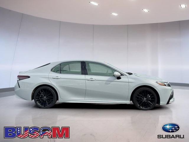 Used 2024 Toyota Camry XSE FWD image 3