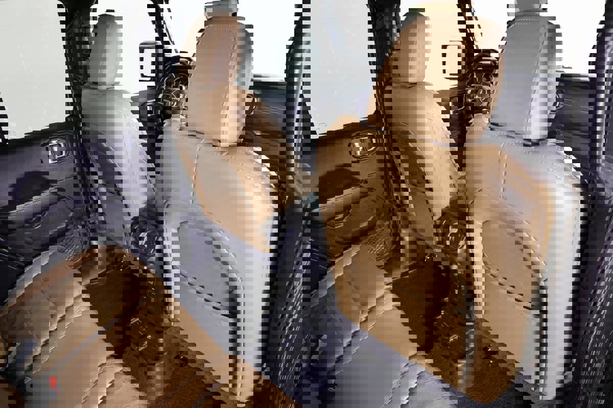 Used 2021 Jeep Wrangler Unlimited Sahara image 39