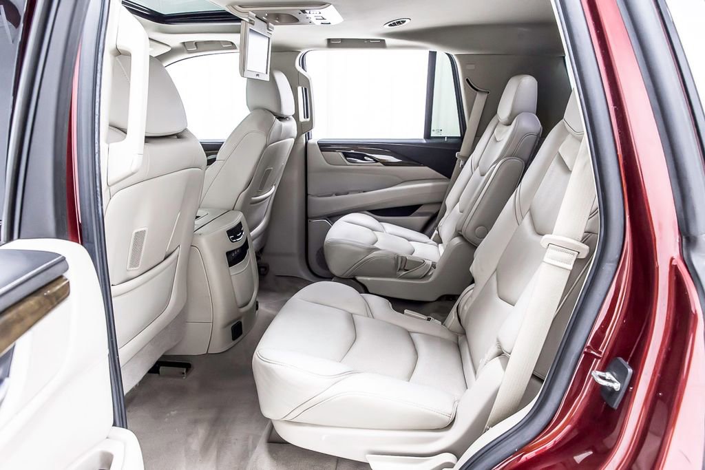 Used 2020 Cadillac Escalade Premium Luxury image 32