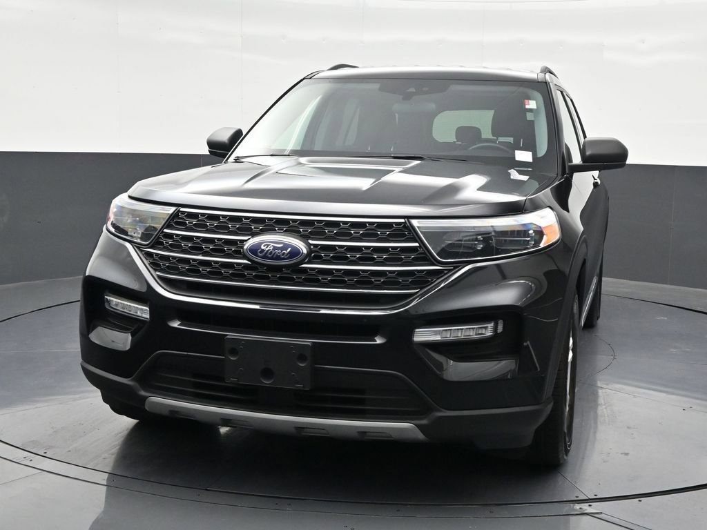 Used 2024 Ford Explorer XLT w/ Equipment Group 202A RWD image 9
