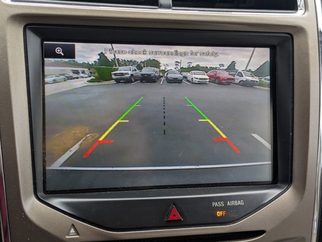 Used 2015 Lincoln MKX FWD w/ Equipment Group 101A image 9