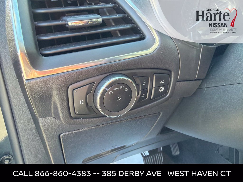 Used 2024 Ford Edge Titanium AWD/4WD image 16