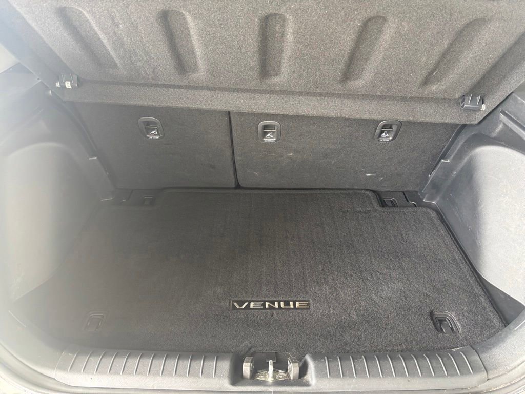 Used 2022 Hyundai Venue SEL FWD image 19