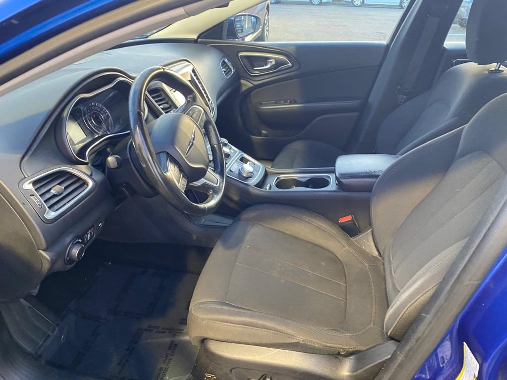 Used 2015 Chrysler 200 Limited w/ Convenience Group FWD image 5