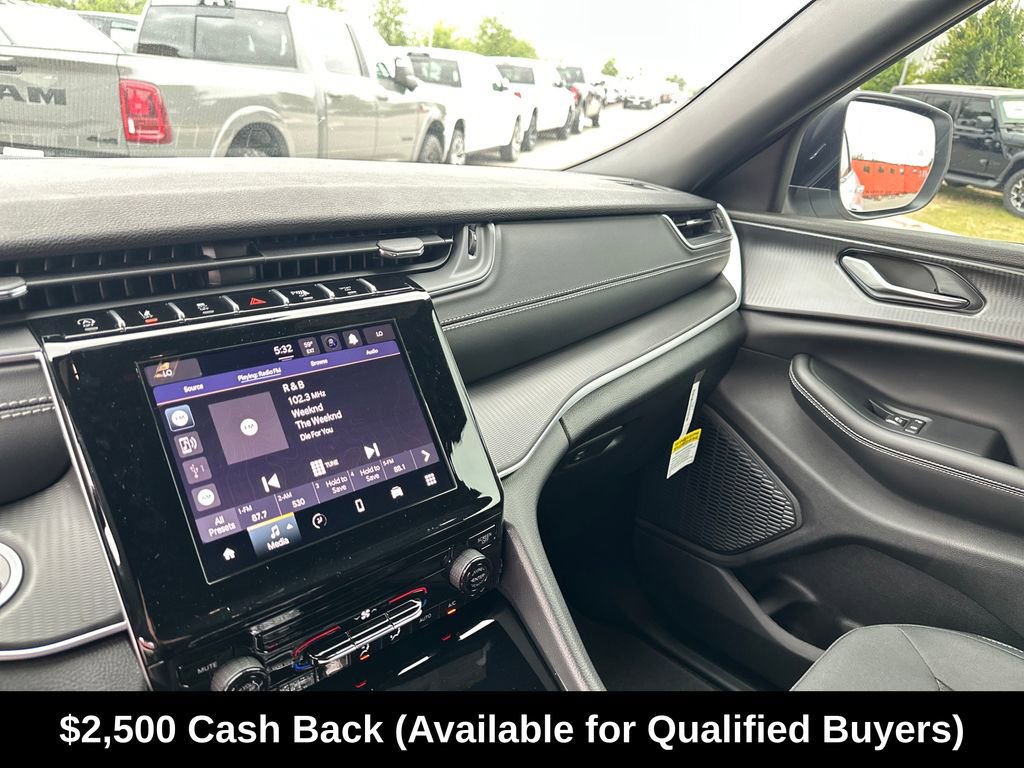 New 2026 Jeep Grand Cherokee Laredo RWD image 22