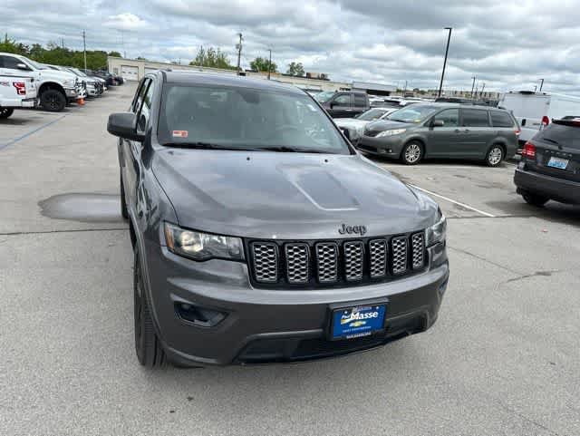 Used 2017 Jeep Grand Cherokee Altitude AWD/4WD image 24