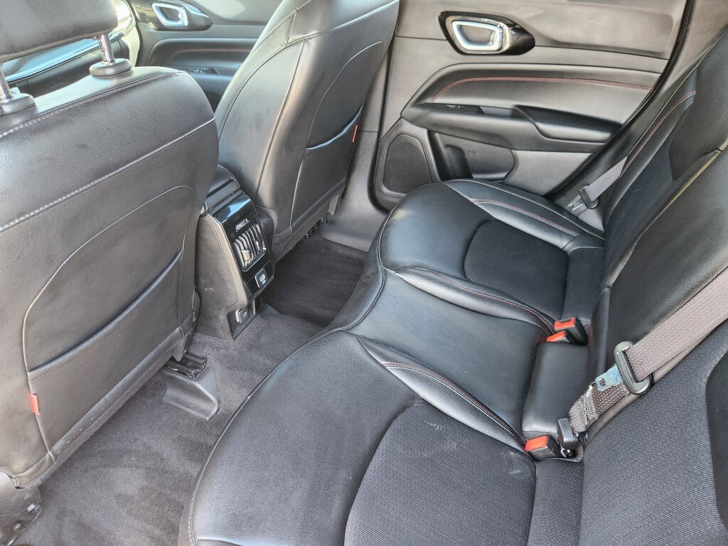 Used 2023 Jeep Compass Trailhawk image 9