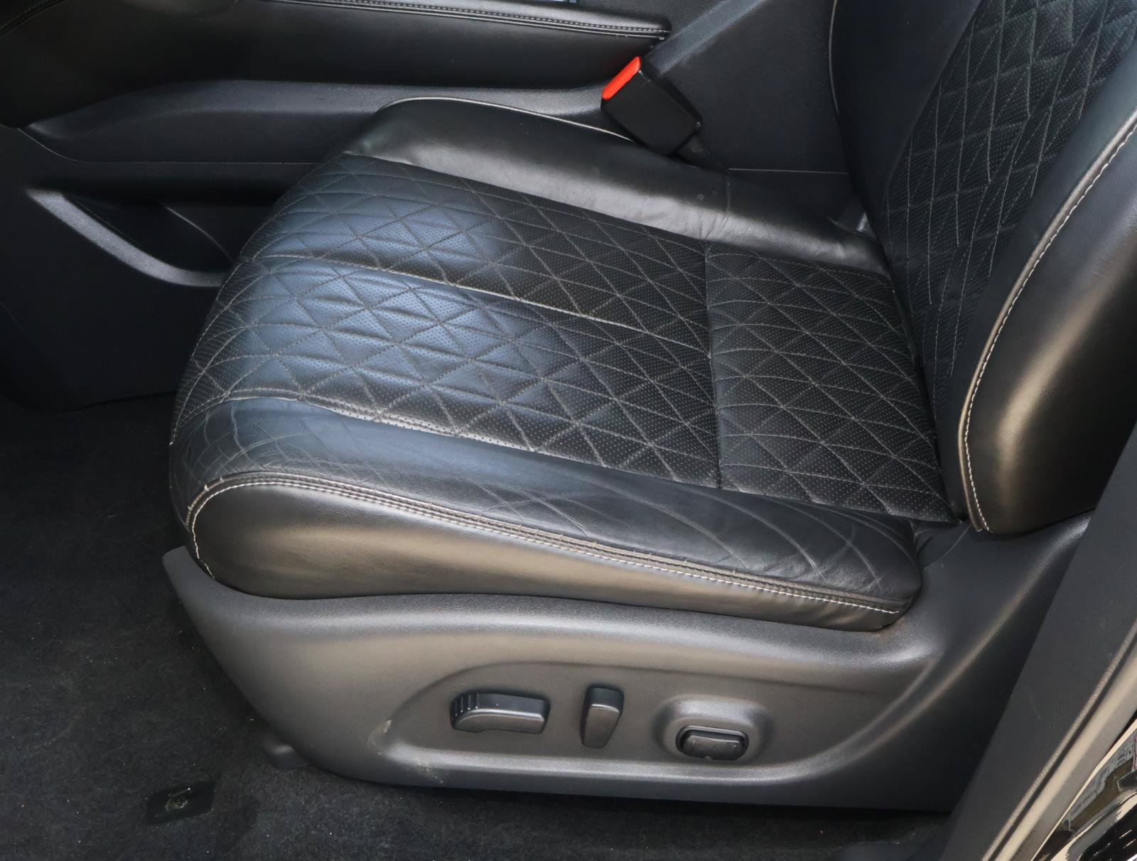 Used 2019 Nissan Murano Platinum w/ Cargo Package FWD image 14