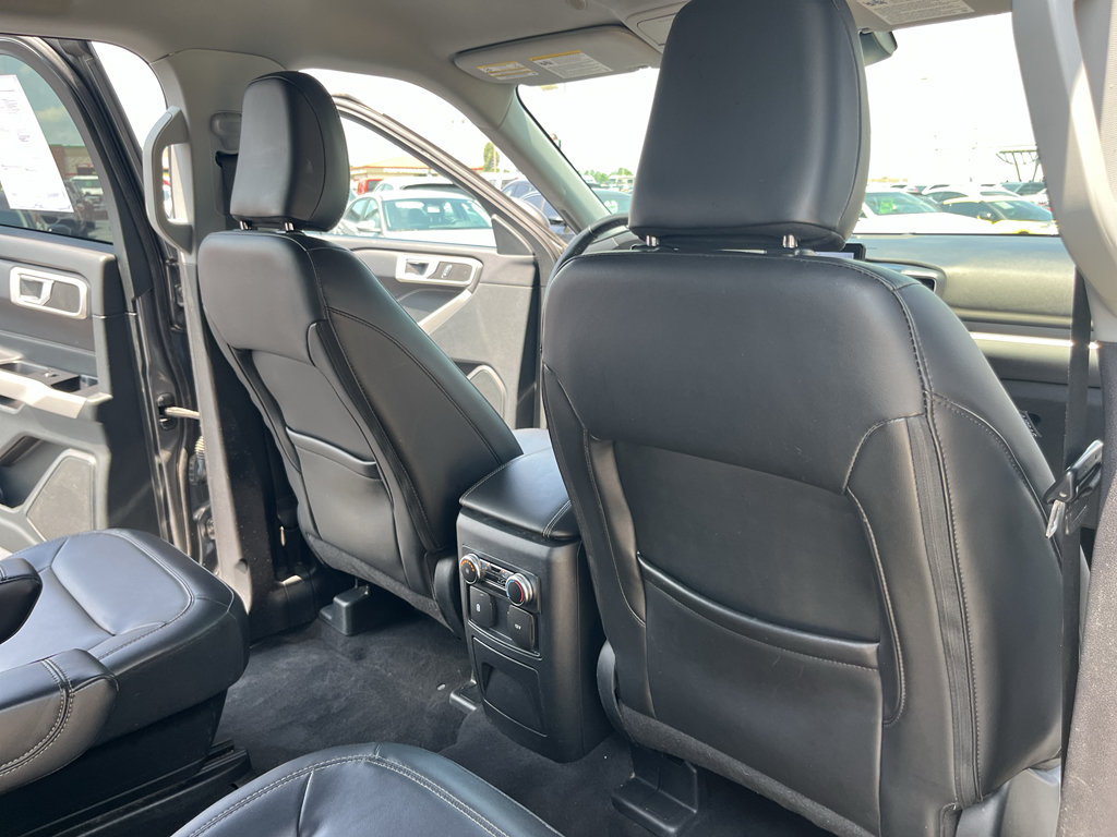 Used 2022 Ford Explorer XLT w/ Equipment Group 202A AWD/4WD image 44