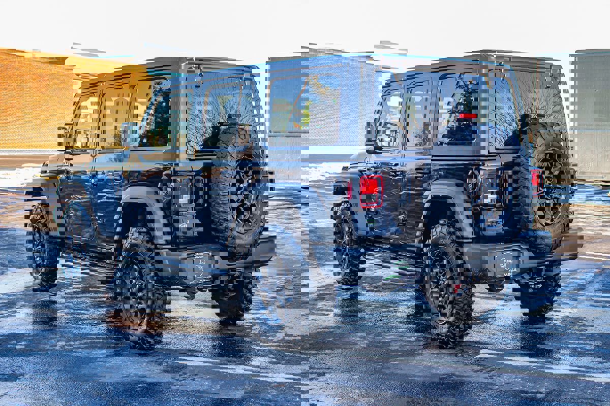 Used 2022 Jeep Wrangler Unlimited Sport image 7