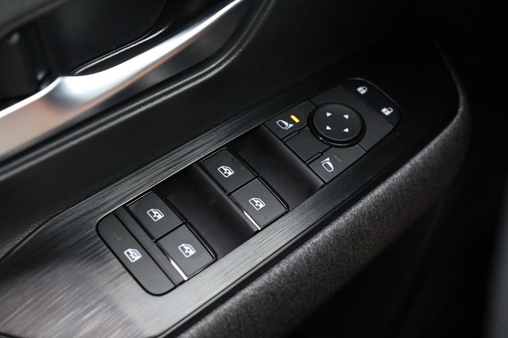 New 2026 Nissan Kicks SV image 18