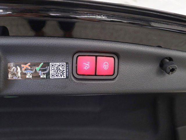 Used 2024 Mercedes-Benz C 300 4MATIC Sedan image 35