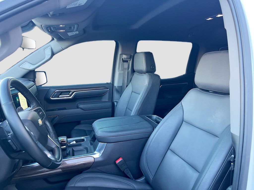 Used 2025 Chevrolet Silverado 1500 LT Trail Boss w/ Convenience Package II image 22