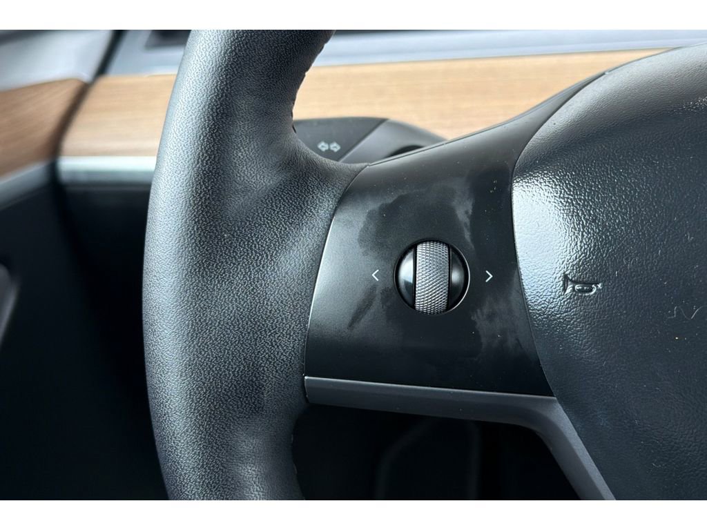 Used 2024 Tesla Model Y Long Range AWD/4WD image 27