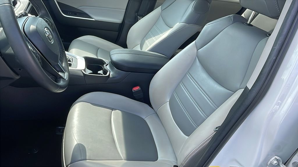 Certified 2021 Toyota RAV4 XLE Premium image 11