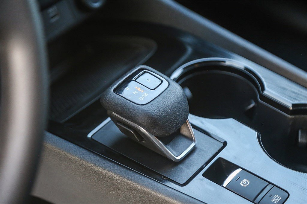 Used 2023 Nissan Rogue SV image 18