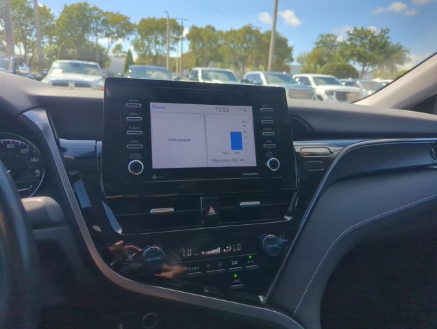 Used 2024 Toyota Camry SE image 13