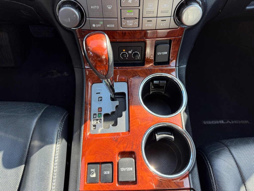 Used 2013 Toyota Highlander Limited image 24