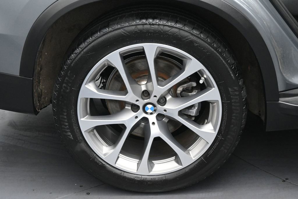 Used 2024 BMW X5 xDrive40i w/ Premium Package AWD/4WD image 39